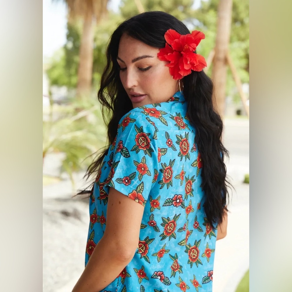 Dixxon Stay Gold Party Shirt Medium women’s Hawaiian blue red floral button up - Picture 3 of 12